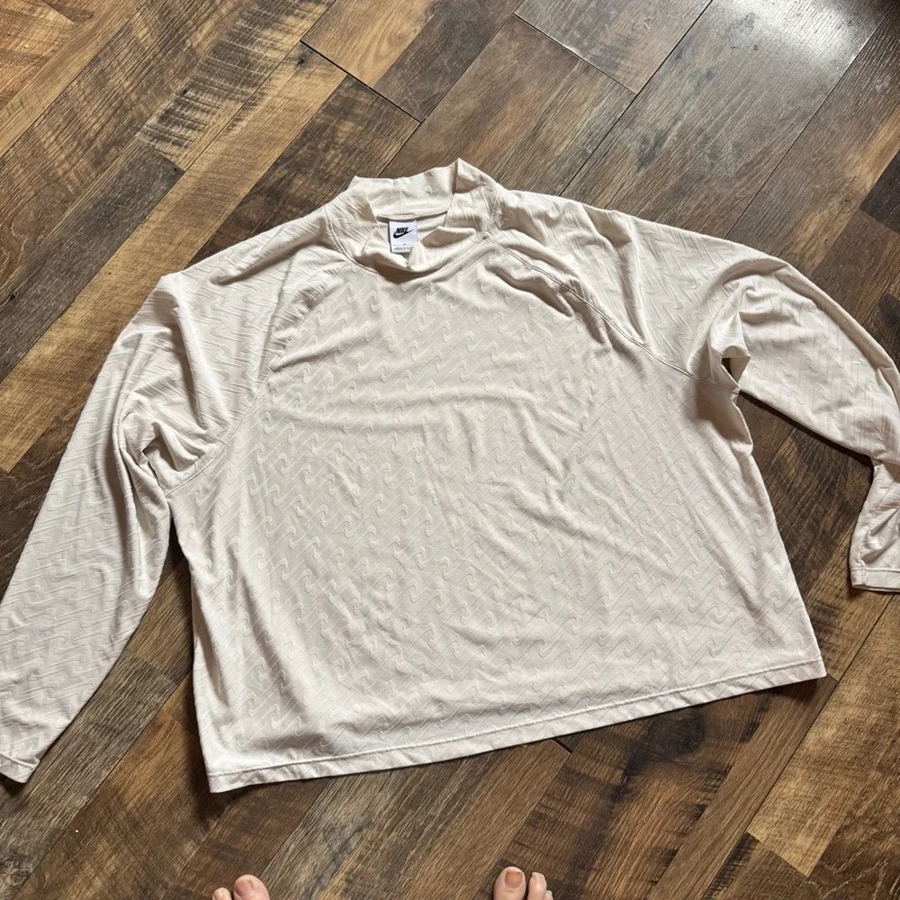 Nike Long Sleeve Athletic Top - Pale Cream/Off-White